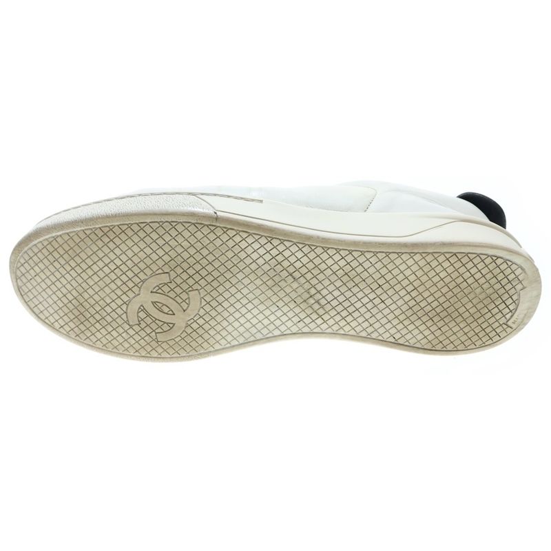 Chanel Coco Mark Calf Leather Low Cut Sneakers White G34145