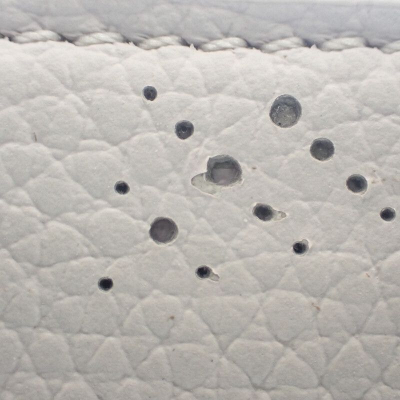 Louis Vuitton Portefeuille - Cles A M13470 Bifold Wallet Monogram Mahina Bloom