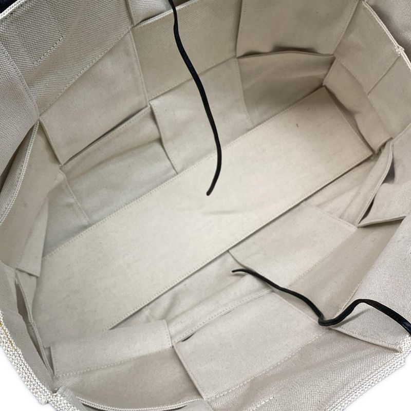 Bottega Veneta Tote Bag Large The Arcototo Ivory And Black Leather