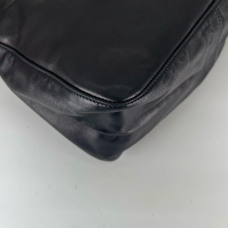 Fendi Handbag Women's Mamma Bucket Shoulder Fendi Leather Black Silver Hardware