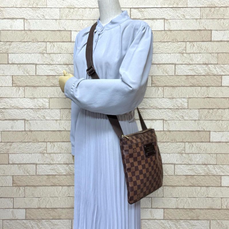 Louis Vuitton Pochette Platte Brooklyn Damier Shoulder Bag Damier Canvas N41100