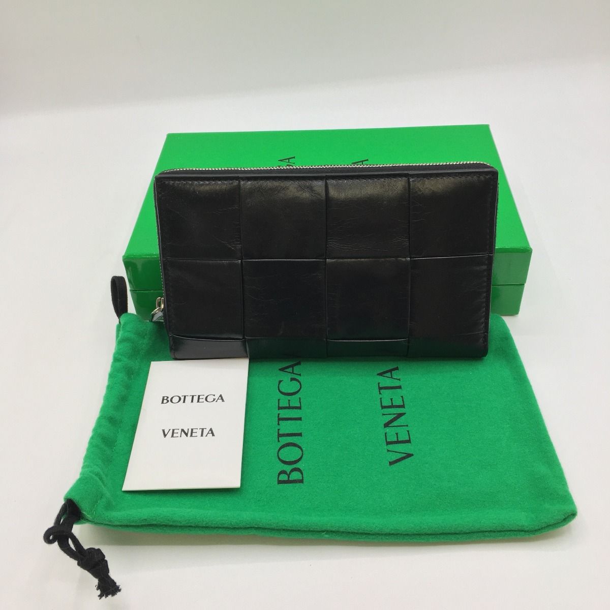 Bottega Veneta Cassette Zip Around Fastener Wallet 690945
