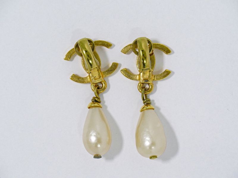 Authentic Chanel Coco Mark Faux Pearl Earrings GP Gold Plated White Coco Mark