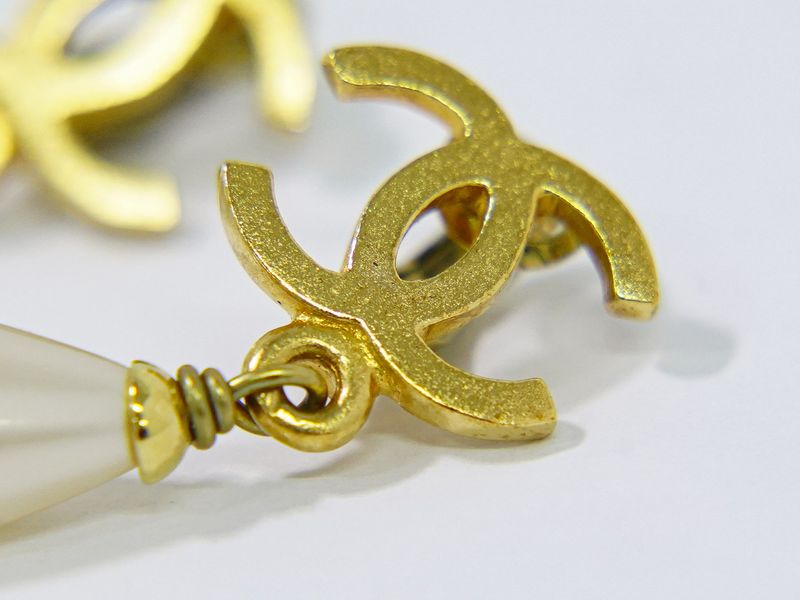 Authentic Chanel Coco Mark Faux Pearl Earrings GP Gold Plated White Coco Mark