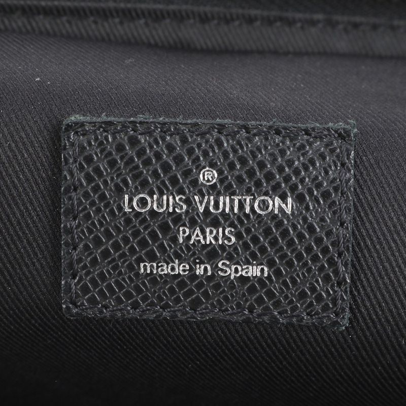 Louis Vuitton Taiga Avenue Sling Bag M30443 Leather Body Bag Crossbody Waist