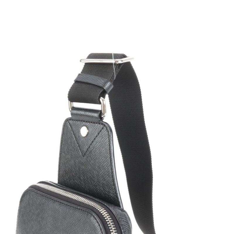 Louis Vuitton Taiga Avenue Sling Bag M30443 Leather Body Bag Crossbody Waist