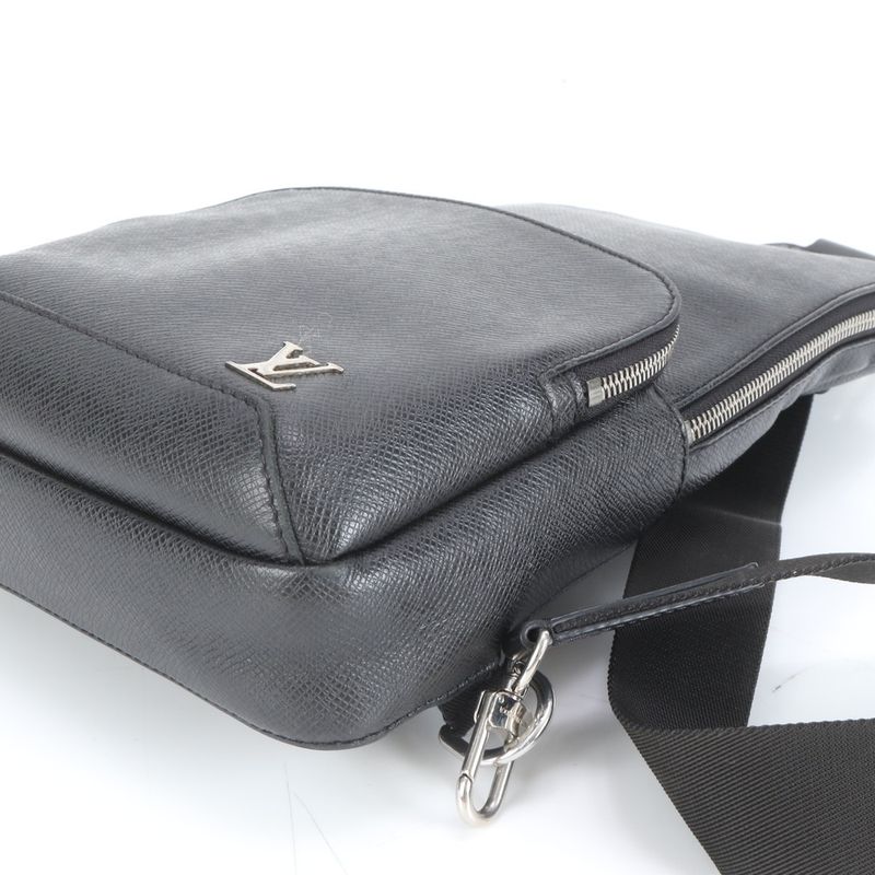 Louis Vuitton Taiga Avenue Sling Bag M30443 Leather Body Bag Crossbody Waist