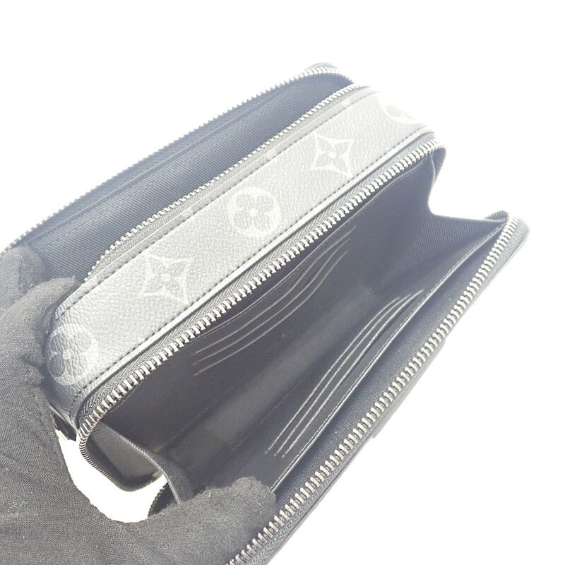 Louis Vuitton Alpha Wearable Wallet M80741 Shoulder Bag Monogram - Eclipse