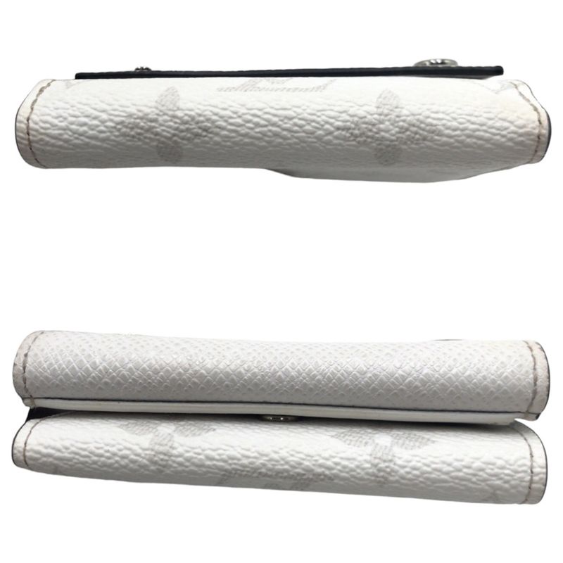 Louis Vuitton Taiga Llama Discovery Compact Wallet Optic White M30899