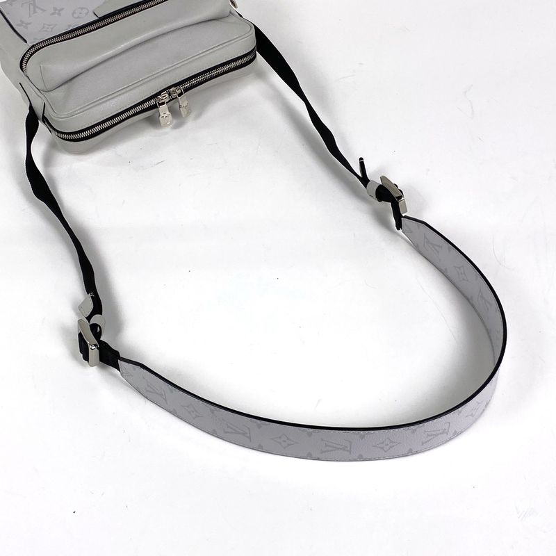 Louis Vuitton Outdoor Messenger PM Crossbody Women's Shoulder Bag Taiga Llama