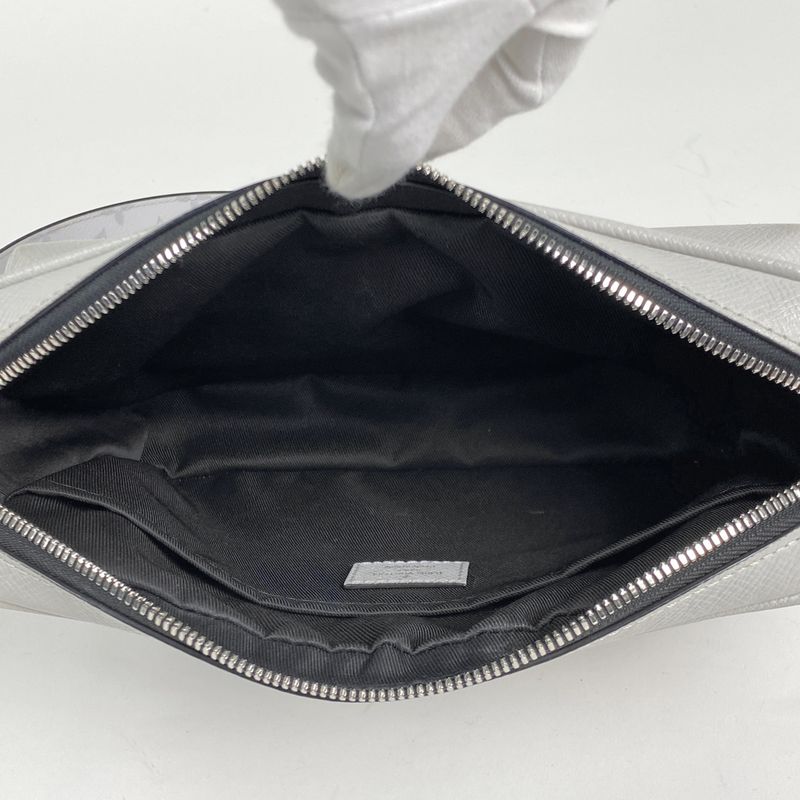 Louis Vuitton Outdoor Messenger PM Crossbody Women's Shoulder Bag Taiga Llama