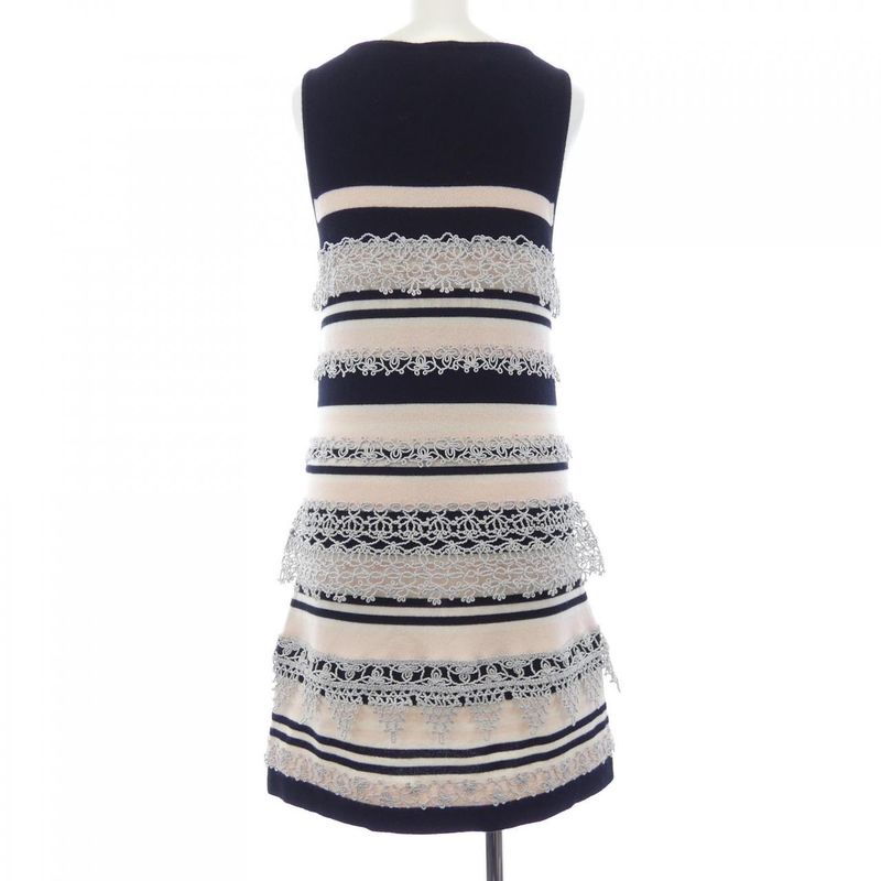 Chanel P40251k02894 Dress