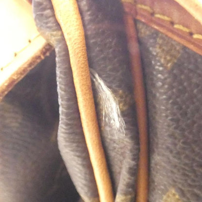 Louis Vuitton Monogram Saumur 30cm (11.81in) M42256 Shoulder Bag