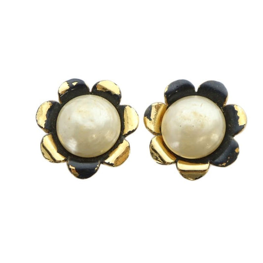 Chanel 25 EAR RING Accessories Clip On Binaural Faux Pearl Flower Gold Color