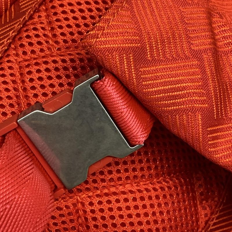 Bottega Veneta Intreccio Illusion 652076 Red Waist Pouch