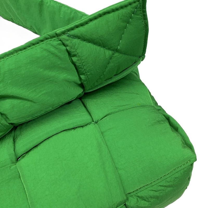 Bottega Veneta Shoulder Bag The Padded Tech Cassette 628951 Paraquito (green)