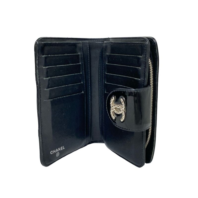 Chanel Bifold Wallet Matelasse Black Coco Mark Silver Hardware Round Zipper