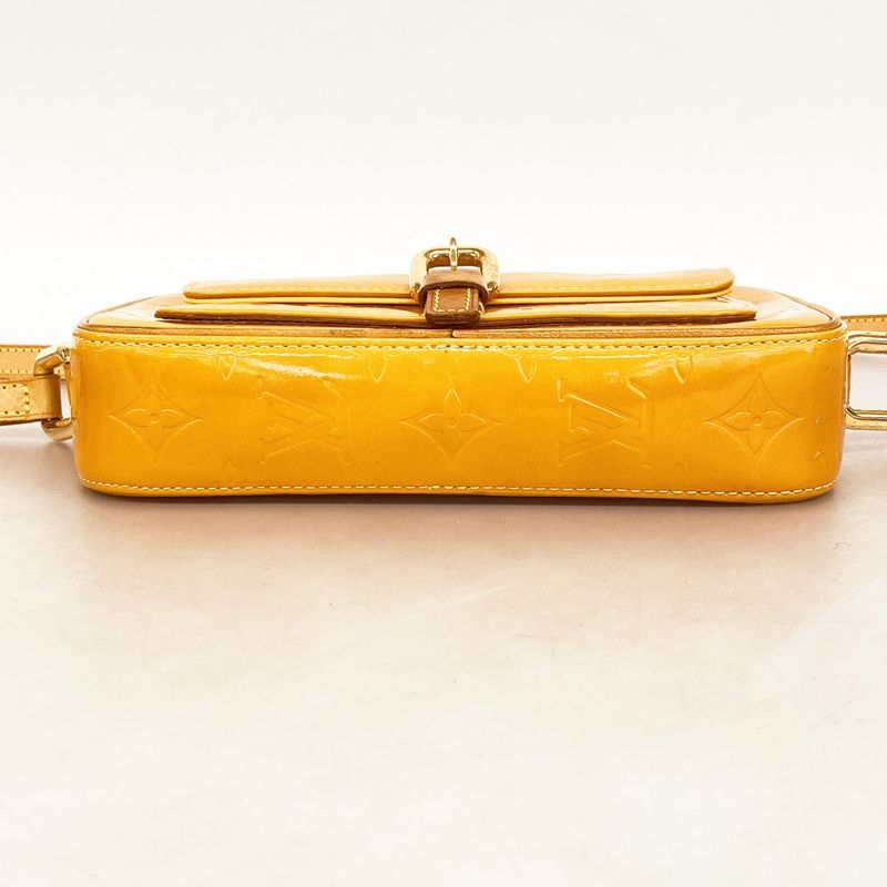 Louis Vuitton Shoulder Bag Vernis Christie MM M91108 Jeanne Women's