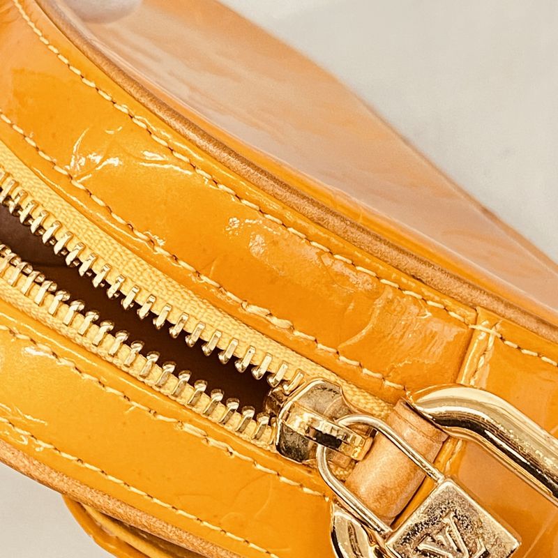 Louis Vuitton Shoulder Bag Vernis Christie MM M91108 Jeanne Women's