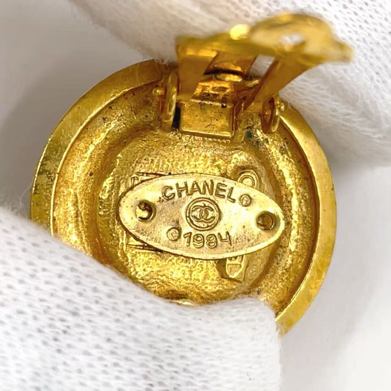 Chanel Pearl Motif One Side Logo Plate Broken GP Gold Earrings