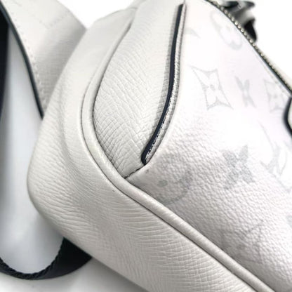 Louis Vuitton Bum Bag Outdoor Taiga Lama Taiga Lama RFID Compatible Leather X