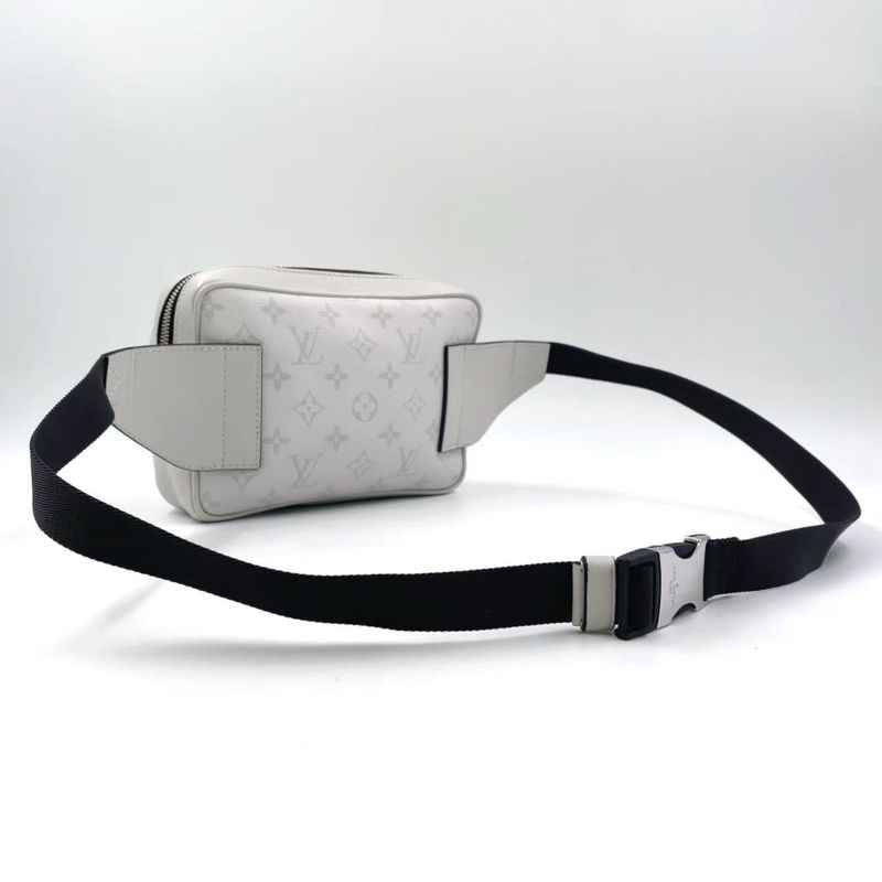 Louis Vuitton Bum Bag Outdoor Taiga Lama Taiga Lama RFID Compatible Leather X