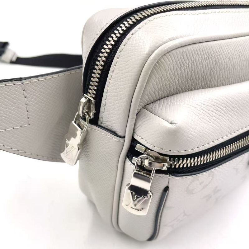 Louis Vuitton Bum Bag Outdoor Taiga Lama Taiga Lama RFID Compatible Leather X