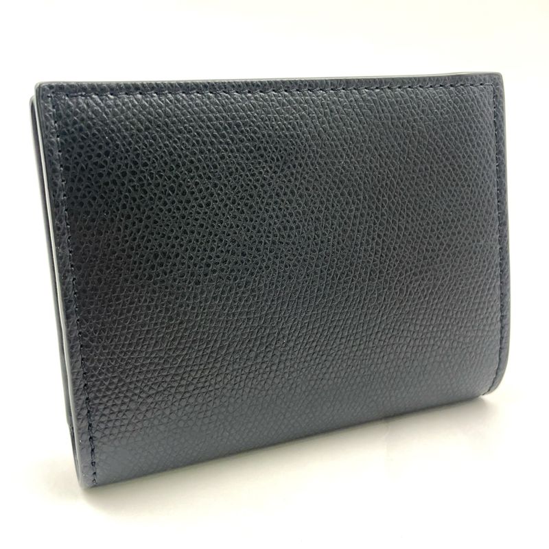 Fendi Compact Wallet Bifold Leather Black Wallet Gold 8m0387-a18b