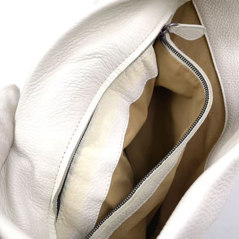 Bottega Veneta Intrecciato One Shoulder Leather White Handbag Black