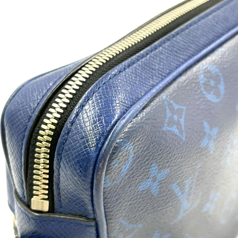 Louis Vuitton Outdoor Messenger PM Taiga Lama Taiga Lama Cobalt Leather × PVC