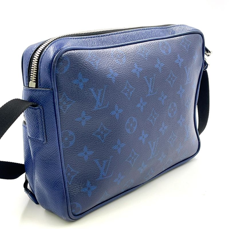 Louis Vuitton Outdoor Messenger PM Taiga Lama Taiga Lama Cobalt Leather × PVC