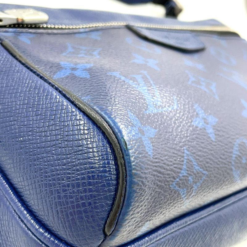 Louis Vuitton Outdoor Messenger PM Taiga Lama Taiga Lama Cobalt Leather × PVC