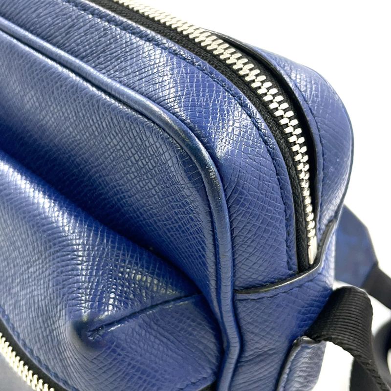 Louis Vuitton Outdoor Messenger PM Taiga Lama Taiga Lama Cobalt Leather × PVC