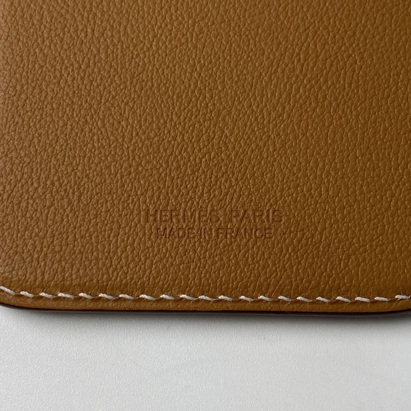 Unused Hermes Women's White Stitch Card Case B Engraved