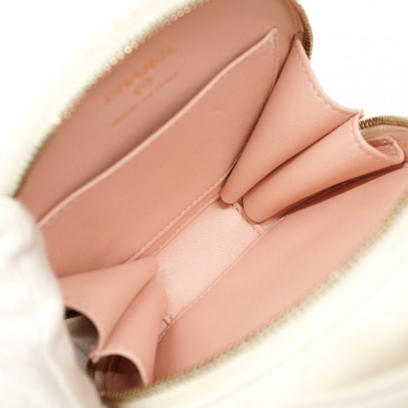 Chanel Shoulder Bag Matelasse Lambskin White Chien Pan Gold Hardware Women