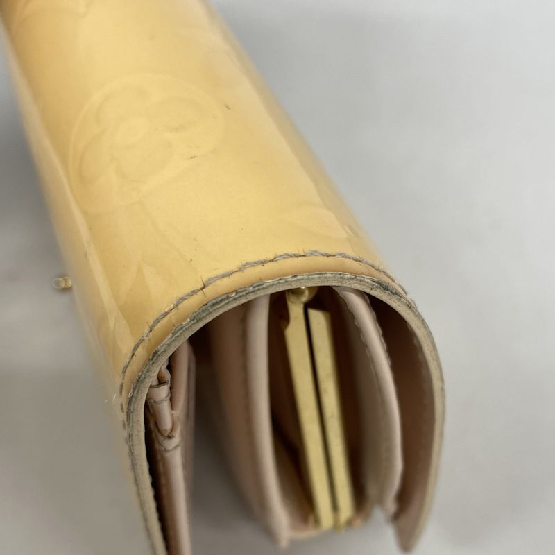 Louis Vuitton Wallet Vernis Porte Monnaie Viennois M91314 Marshmallow Pin Cles