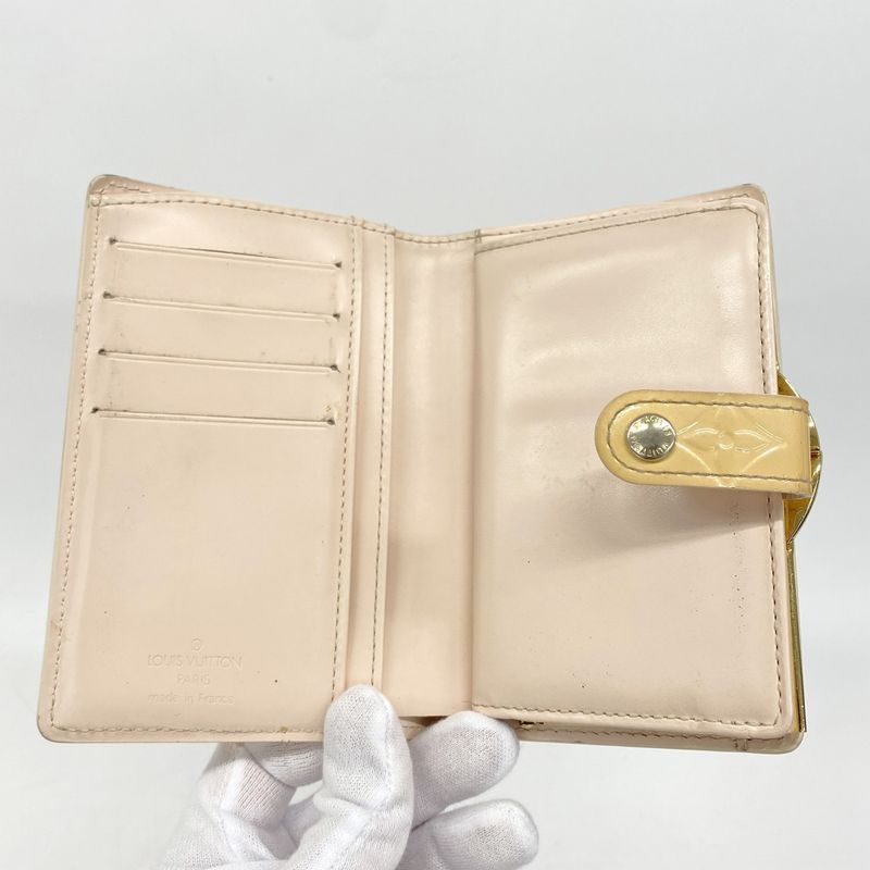 Louis Vuitton Wallet Vernis Porte Monnaie Viennois M91314 Marshmallow Pin Cles