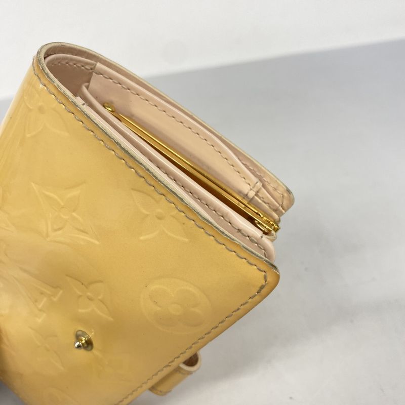 Louis Vuitton Wallet Vernis Porte Monnaie Viennois M91314 Marshmallow Pin Cles