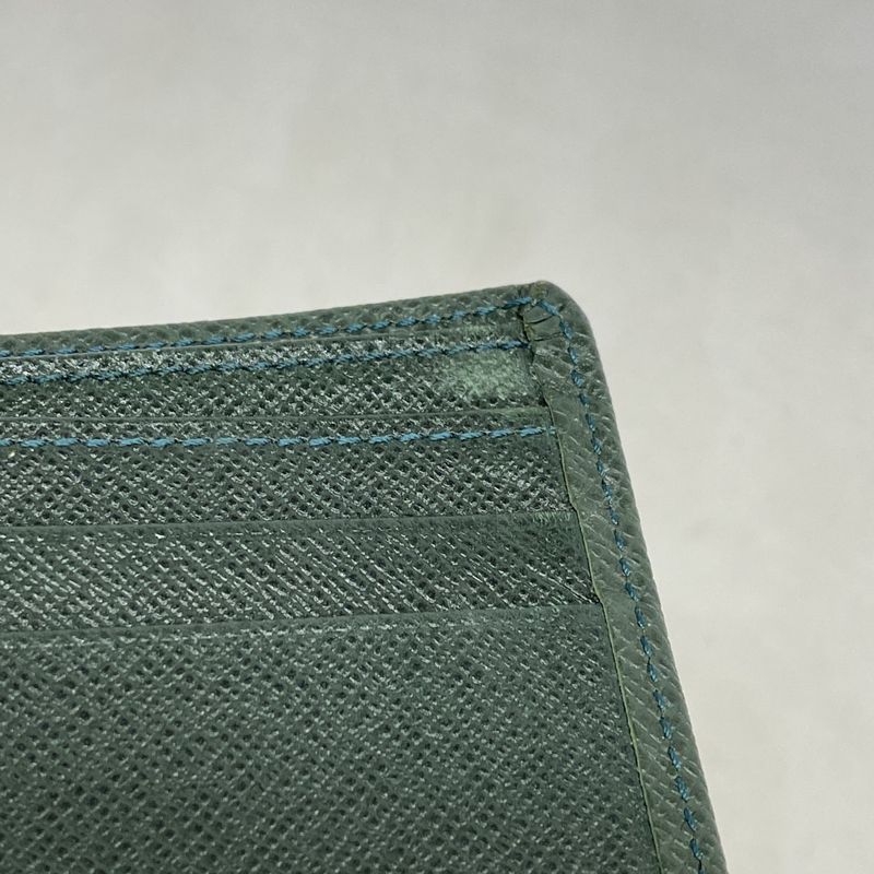 Louis Vuitton Billfold Taiga Portobier Carte Cles Di M30464 Epi Cair Mens