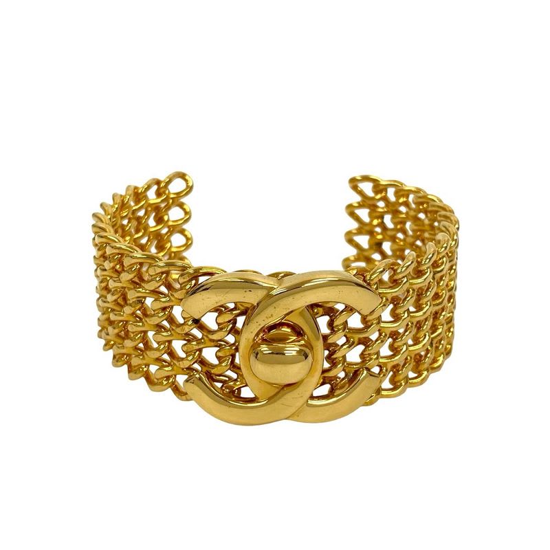 Chanel Coco Mark Turnlock Motif GP Bangle Bracelet 97A
