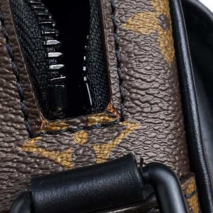 Louis Vuitton Christopher Wearable Wallet Crossbody Shoulder Bag Monogram