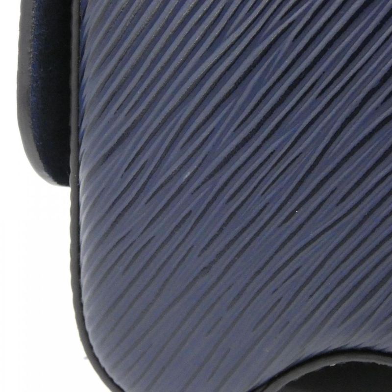 Louis Vuitton Twist MM M53090 Shoulder Bag