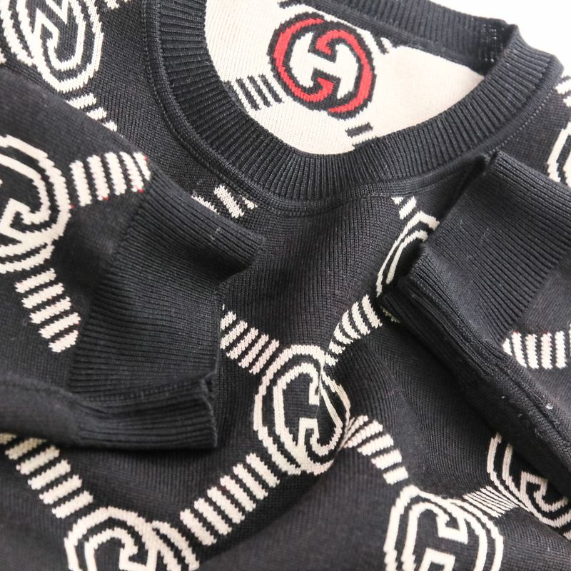 Good Gucci Interlocking GG Pattern Reversible Short Sleeve Knit Sweater 678310