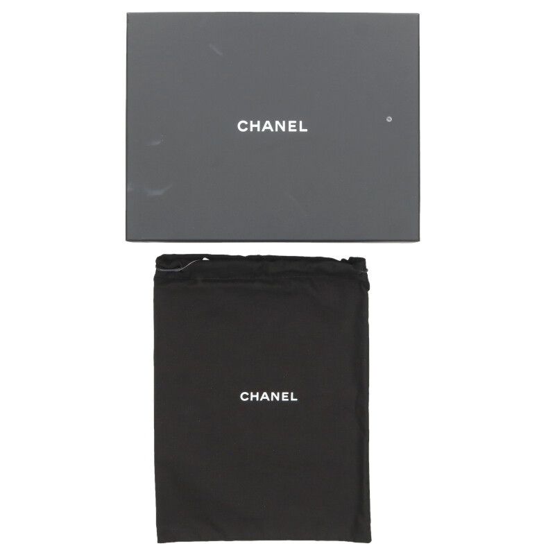 Chanel 17B Boy Chanel Quilted Leather Clutch Bag Women