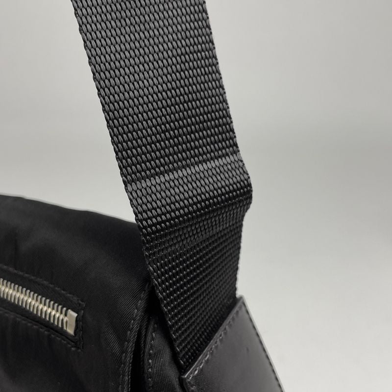 Prada Logo Plate Shoulder Bag Shoulder Crossbody Shoulder Bag Nylon Nero