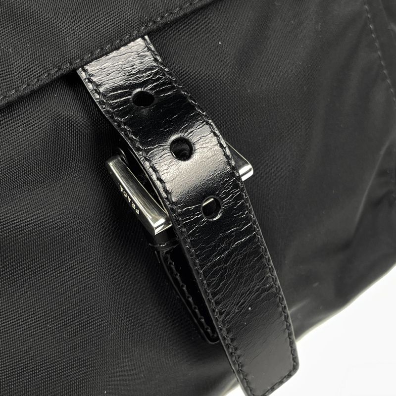 Prada Logo Plate Shoulder Bag Shoulder Crossbody Shoulder Bag Nylon Nero