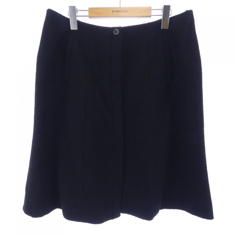 Chanel P20564v11746 03c Suit