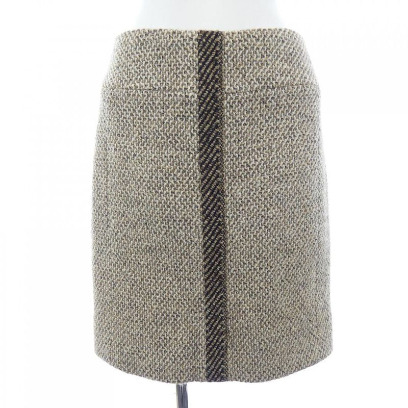 Chanel P11505v06858 98a Suit