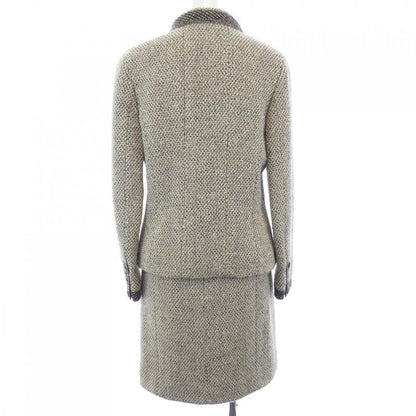 Chanel P11505v06858 98a Suit