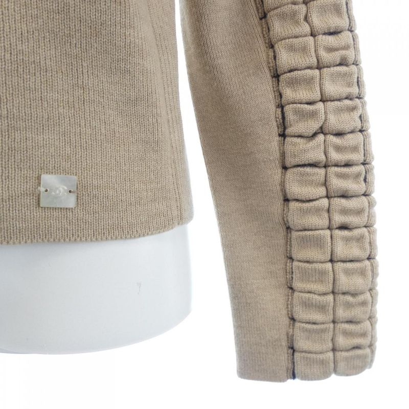 Chanel P16325v00838 00a Knitwear